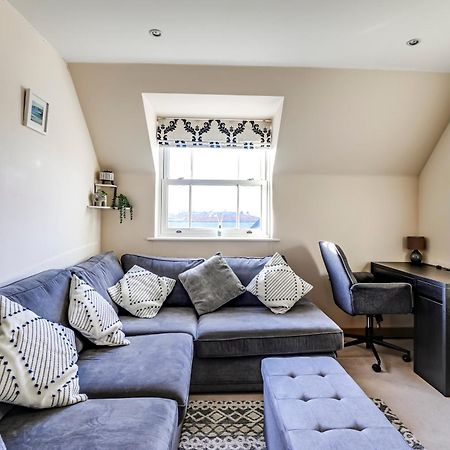 Апартаменты Entire 2 Bed Flat Contractors Families And Relocators Вэр Экстерьер фото