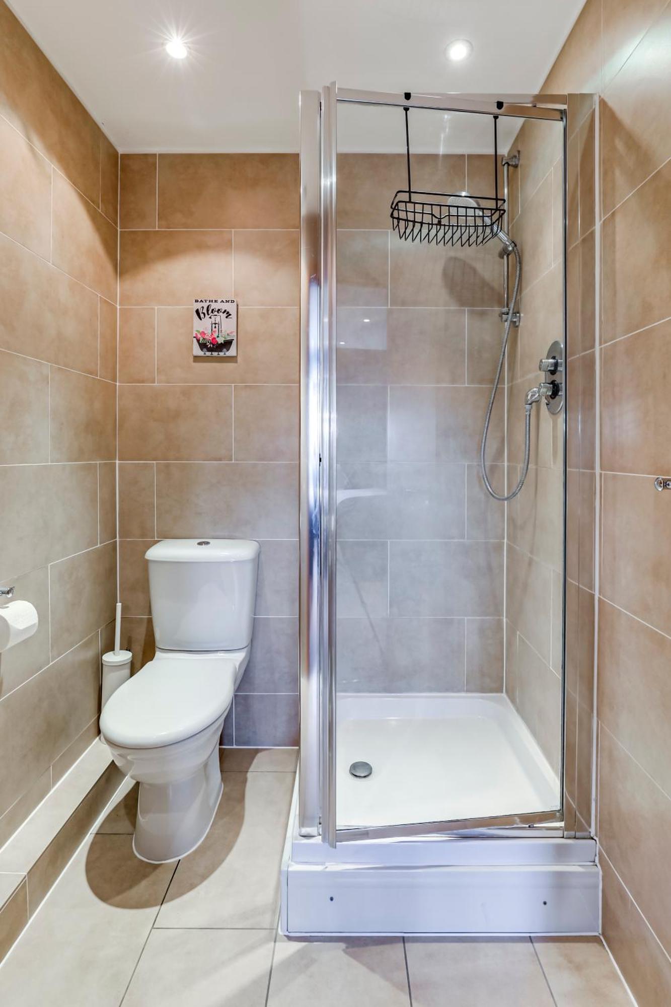 Апартаменты Entire 2 Bed Flat Contractors Families And Relocators Вэр Экстерьер фото